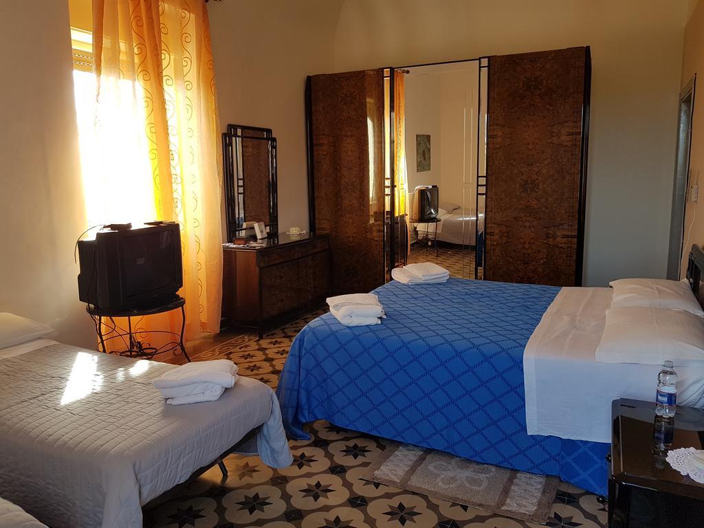 Hotel Il Casale à Milazzo Extérieur photo